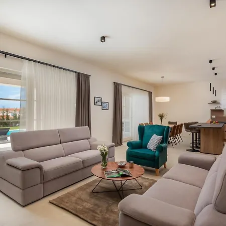 Estelle By Ilc Villa