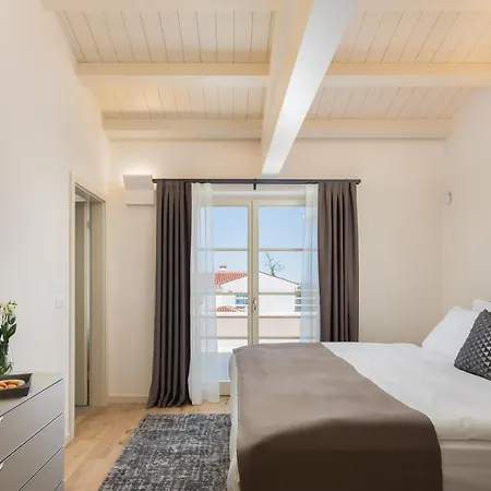 Estelle By Ilc 布罗托尼贾