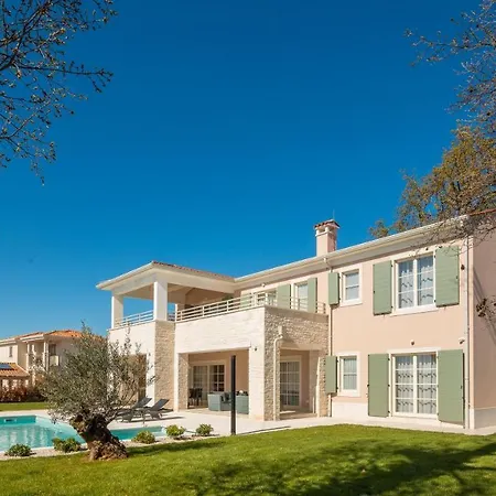 Villa Estelle By Ilc Brtonigla